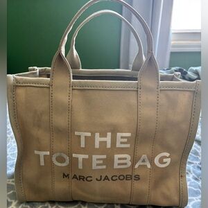 Marc jacob’s beige tote bag